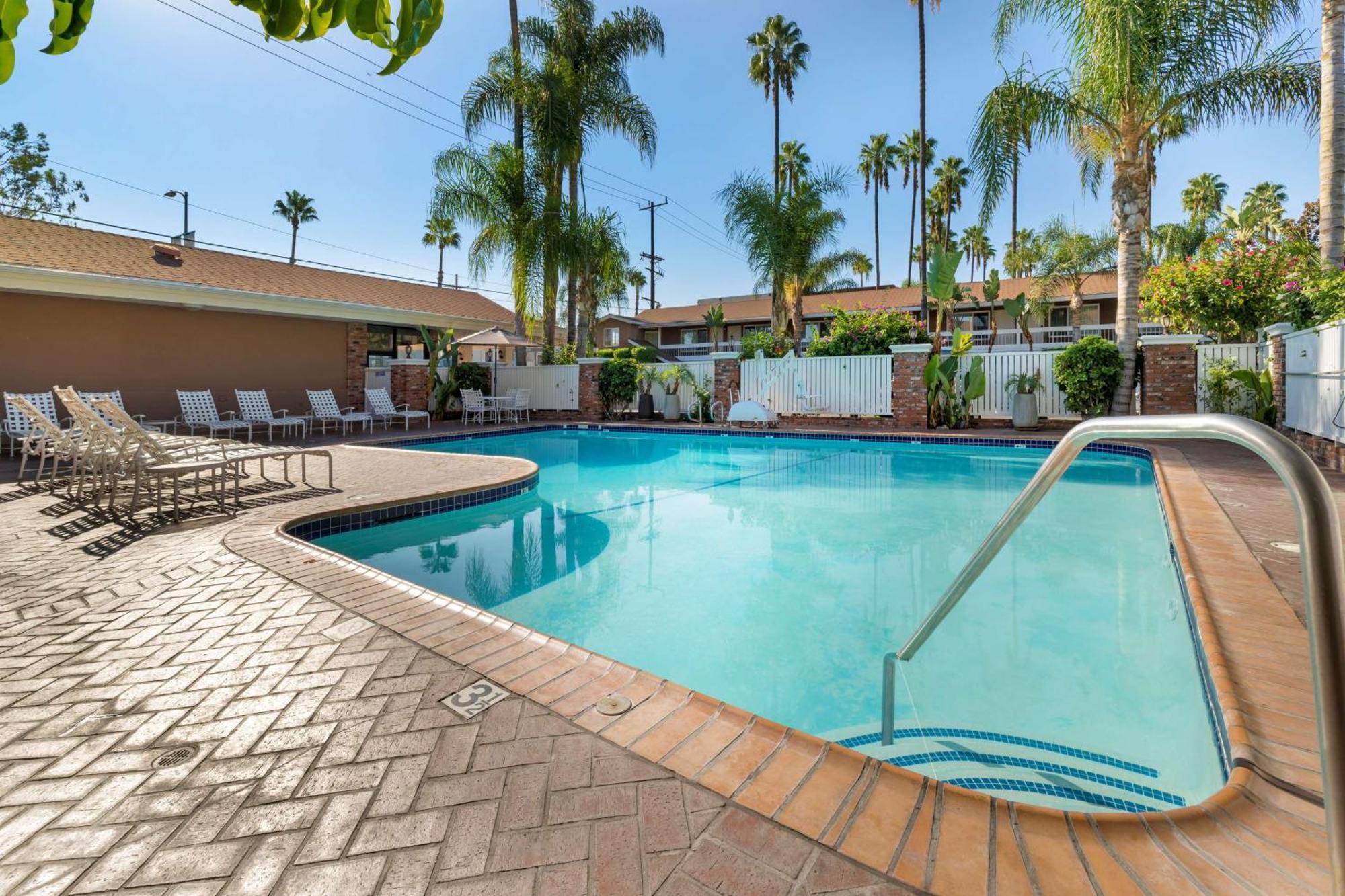 Best Western Plus Carriage Inn Los Angeles Eksteriør billede