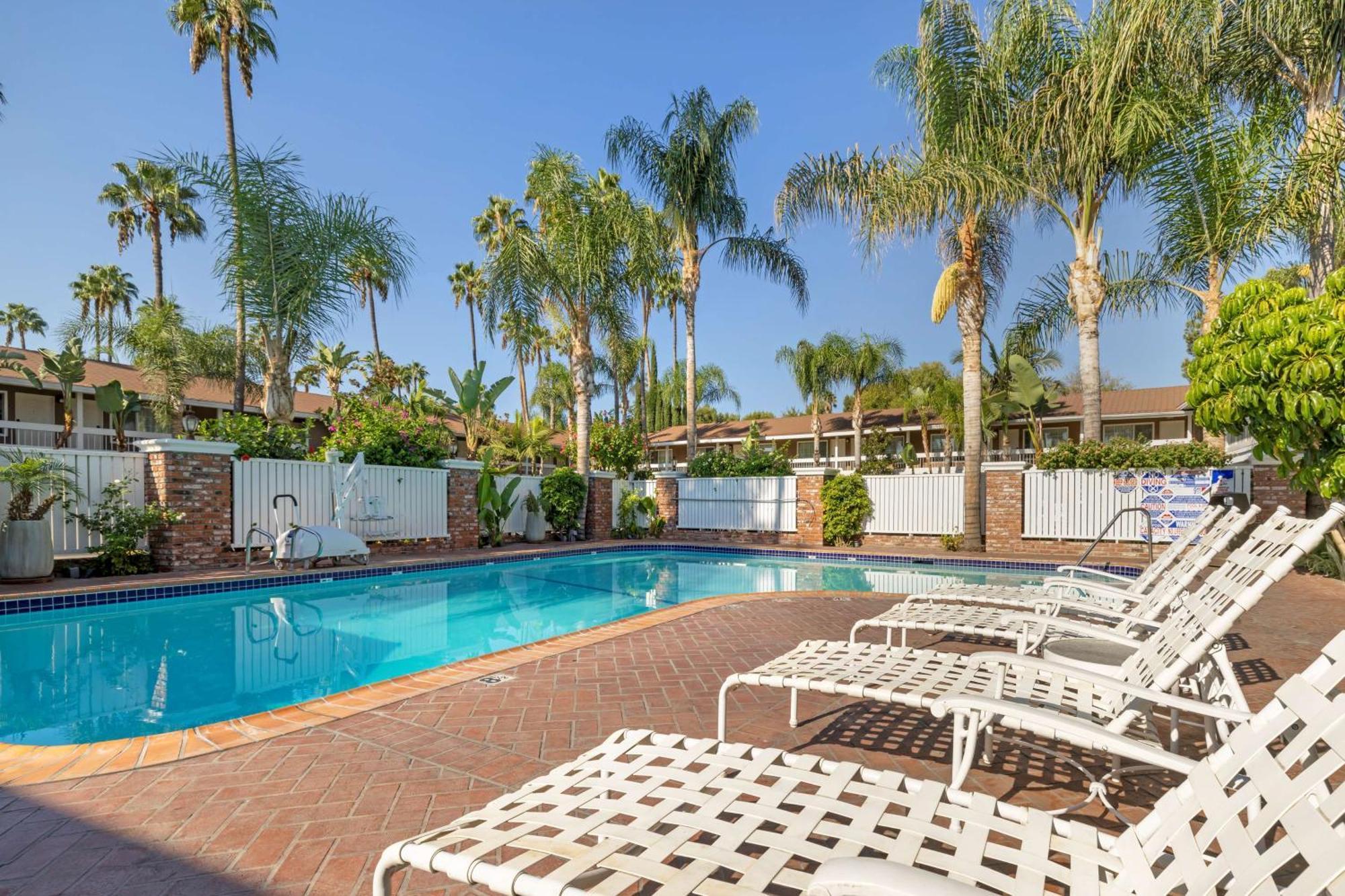 Best Western Plus Carriage Inn Los Angeles Eksteriør billede