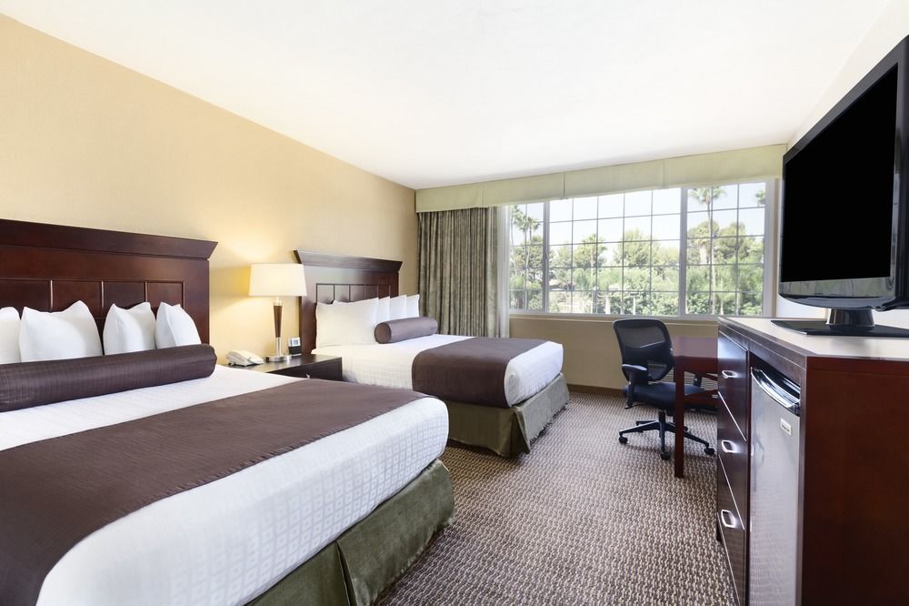 Best Western Plus Carriage Inn Los Angeles Eksteriør billede